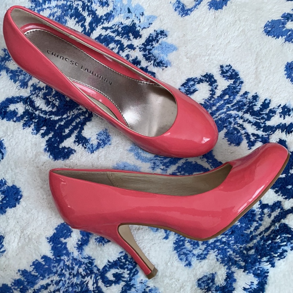 Chinese Laundry Coral Pumps
